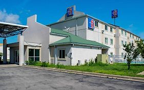 Motel 6-Seymour, In - North